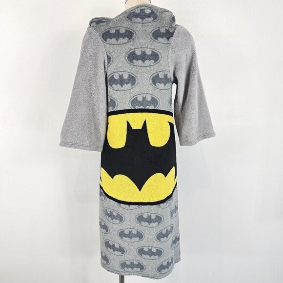 Batman Youth Boys Bath Robe One Size Kids Sizes 4-10 Gray Fleece Bat Back Logo - Picture 4 of 12